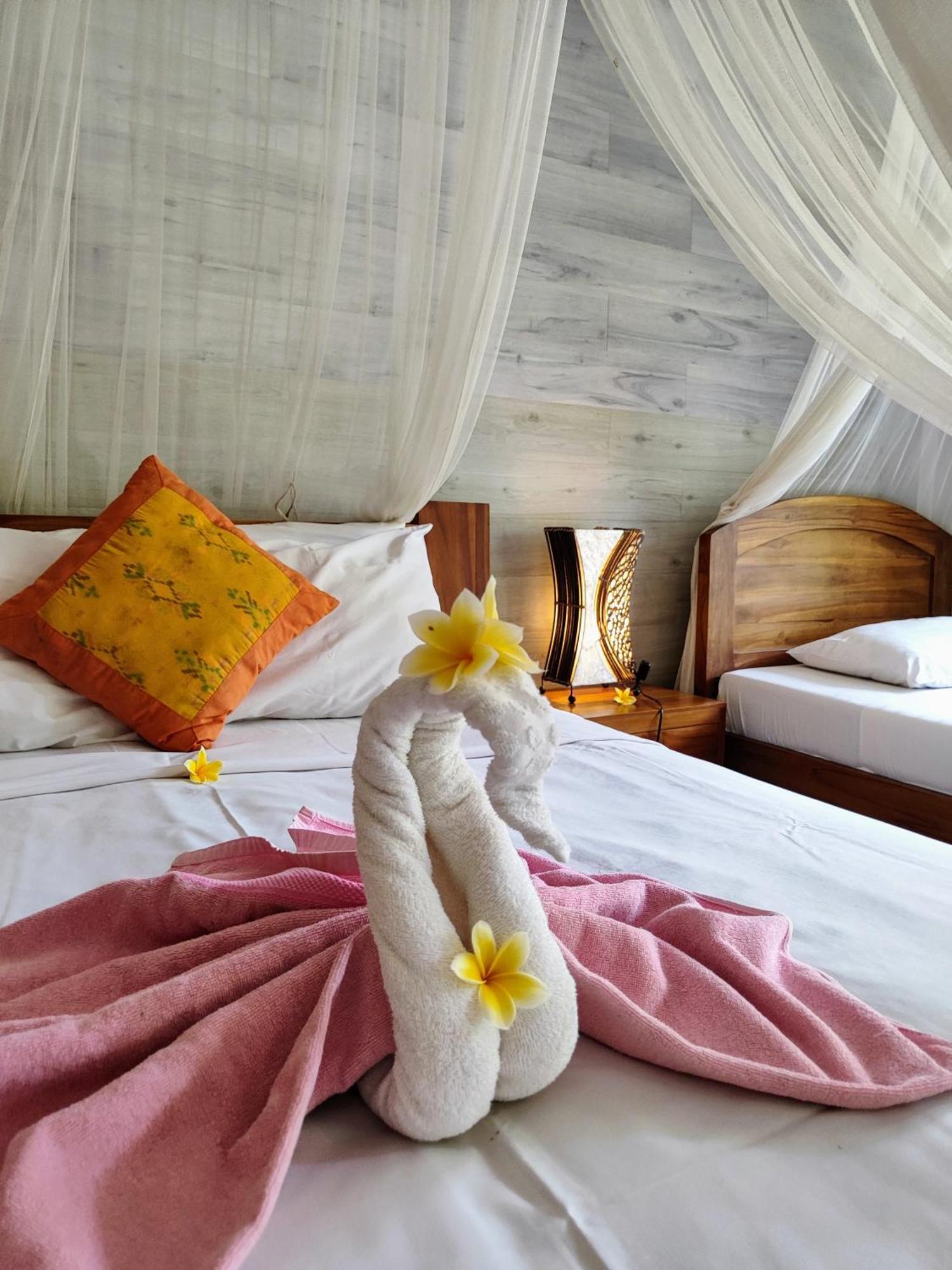 Mandia Bungalows أوبود الغرفة الصورة